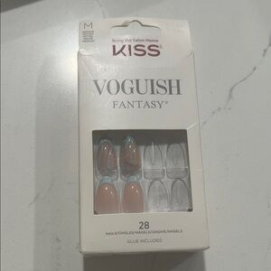 KISS Vogish Fantasy Pink Nail Set